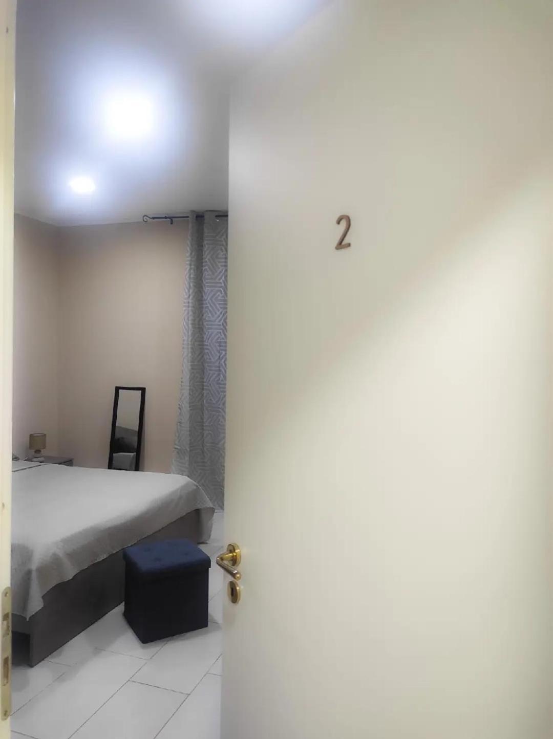 76 Avenue Suites Wi-Fi - Shuttle レッジョ・ディ・カラブリア エクステリア 写真
